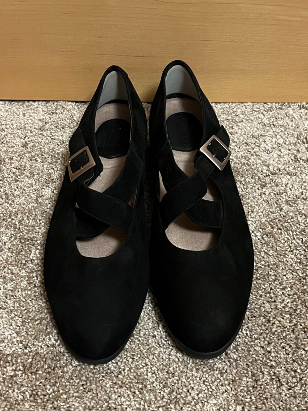 Rockport Women's Black Suede Flats: Size 11